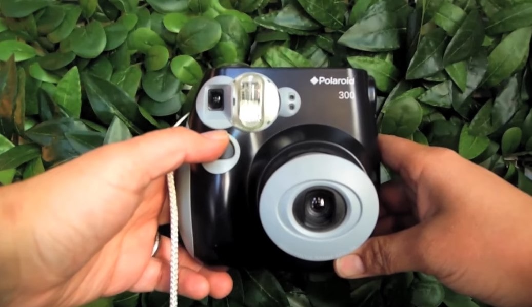 Polaroid PIC-300 Instant Film Camera Review Polaroid PIC-300 Instant Film Camera Review