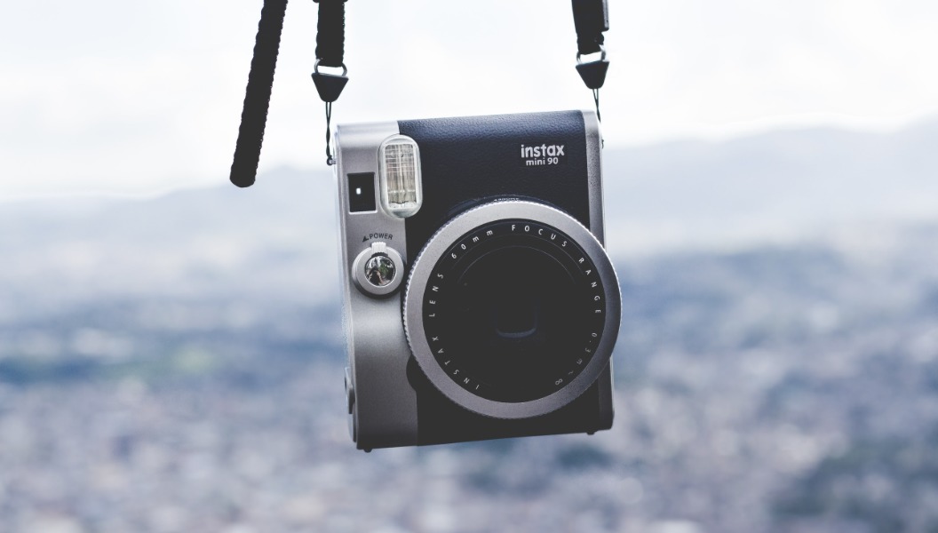 Fujifilm Instax Mini 90 (Neo Classic) Instant Film Camera review Fujifilm Instax Mini 90 (Neo Classic) Instant Film Camera review