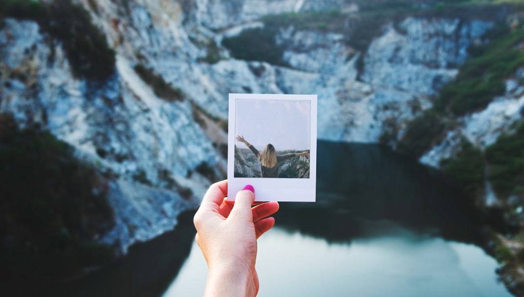 Best Polaroid Cameras Under $100 & $200 Best Polaroid Cameras Under $100 & $200