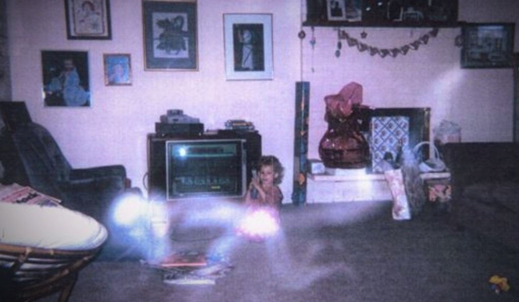 How to capture paranormal activity with a camera How to capture paranormal activity with a camera
