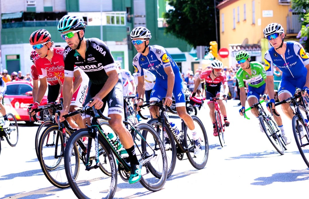 Best Cameras for Sports Photography + Lenses